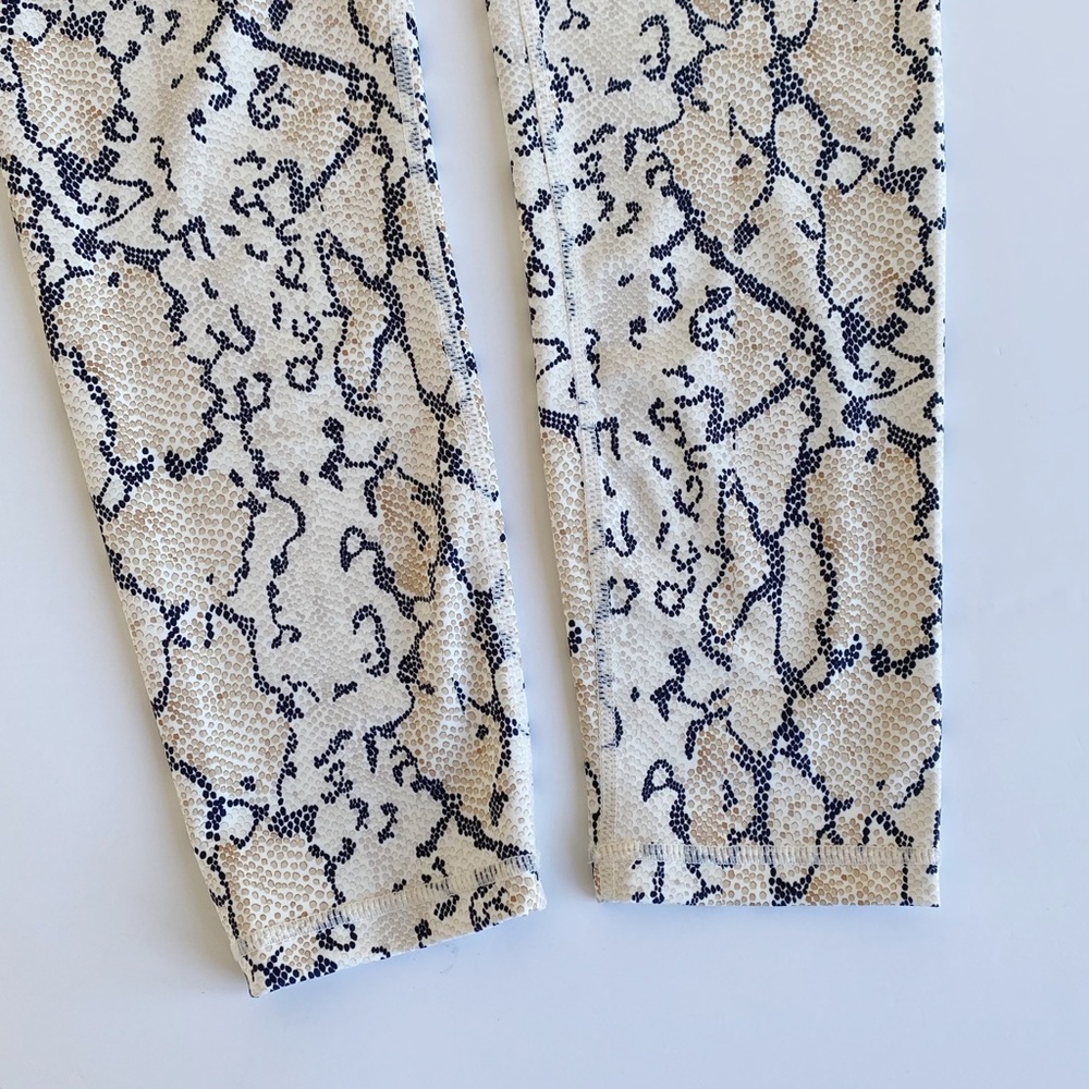 All Fenix White Python 7/8 Leggings Size Large - image 6